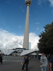 Aleksandrov trg je poznat je po TV tornju, visok 365 m 0