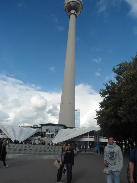 Aleksandrov trg je poznat je po TV tornju, visok 365 m_0.JPG