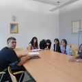 Učenici na sastanku s upravom bolnice, mentoricom Juliom Rem