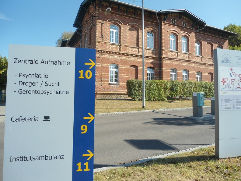 Zgrada uprave Sachsisches  Krankenhaus Altscherbitz.JPG